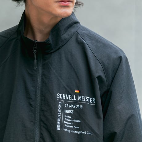 シュネルマイスター引退記念グラフィカルブルゾン（黒/Black）
