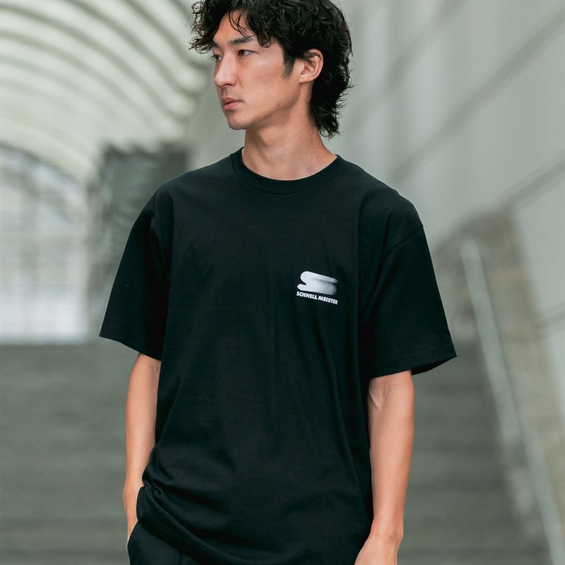 シュネルマイスター引退記念グラフィカルTシャツBパターン（黒/Black