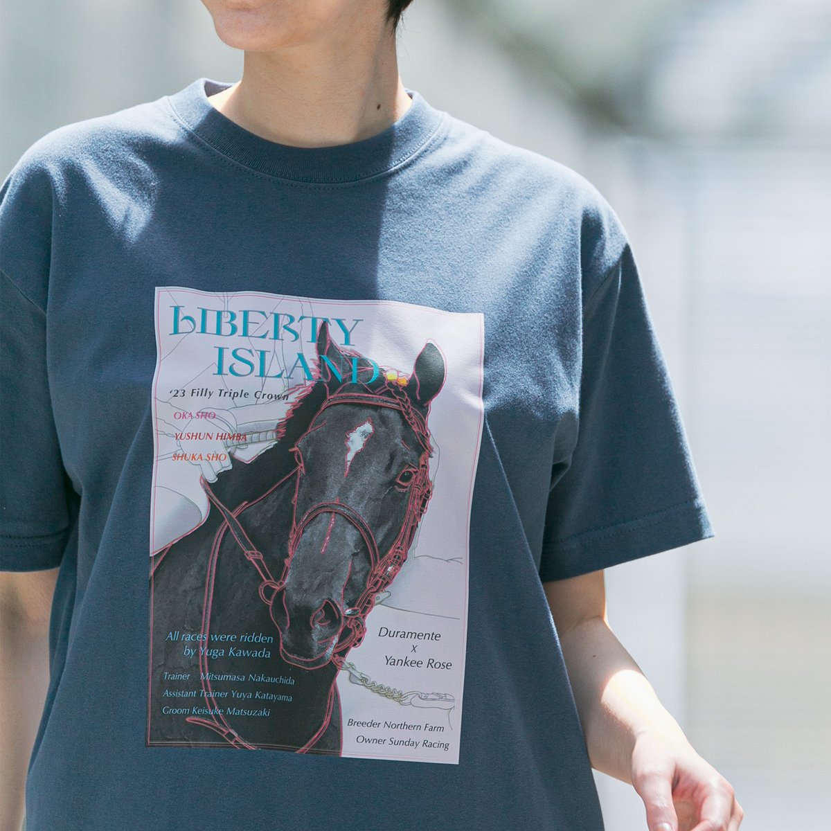 リバティアイランド三冠記念TシャツLサイズ リバティアイランド メモリアルグッズ グラフィカルTシャツAパターン
