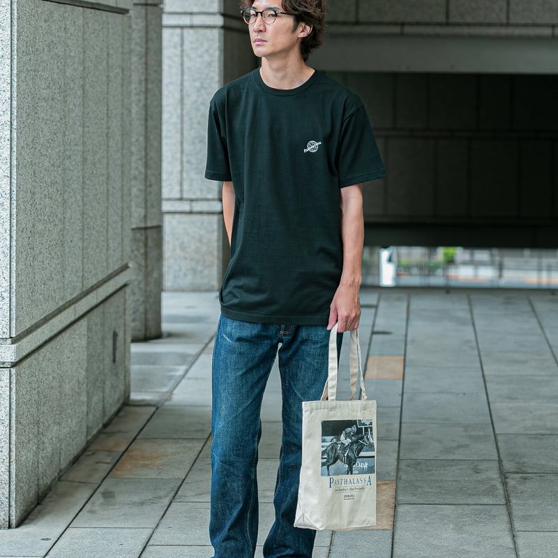 パンサラッサ引退記念グラフィカルTシャツAパターン(黒/Black パンサラッサ引退記念グラフィカルTシャツAパターン(黒/Black