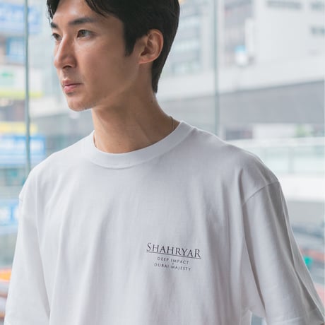 シャフリヤール グラフィカルTシャツCパターン（白/White）
