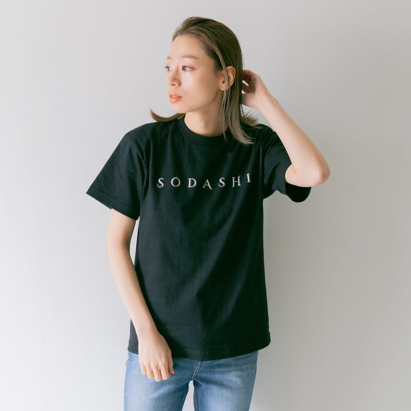 ソダシ引退記念グラフィカルTシャツ（Cパターン黒/Black） | HORSEGOODSnet