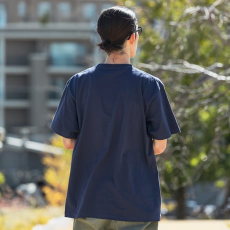 ウインドインハーヘア グラフィカルTシャツAパターン（紺/Navy）