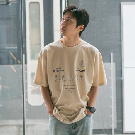 シャフリヤール グラフィカルTシャツBパターン（ベージュ/Beige）