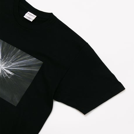 ディープインパクト グラフィカルTシャツCパターン（黒/Black）