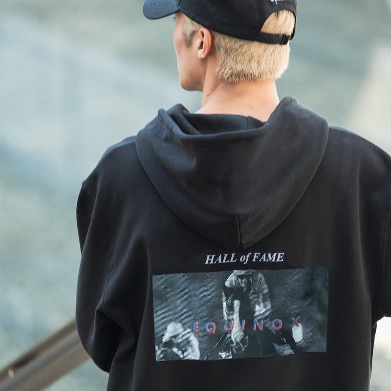 イクイノックス顕彰馬選定記念 グラフィカルジップパーカー（黒/Black