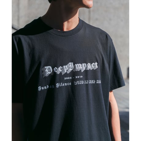 ディープインパクト グラフィカルTシャツAパターン（黒/Black）
