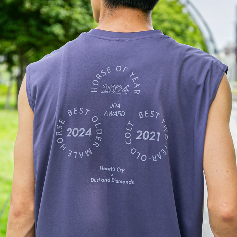 ドウデュース グラフィカルノースリーブTシャツ（紫/Purple