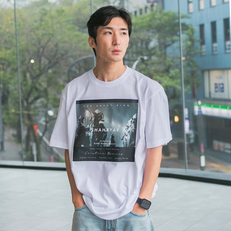 シャフリヤール グラフィカルTシャツAパターン（白/White）
