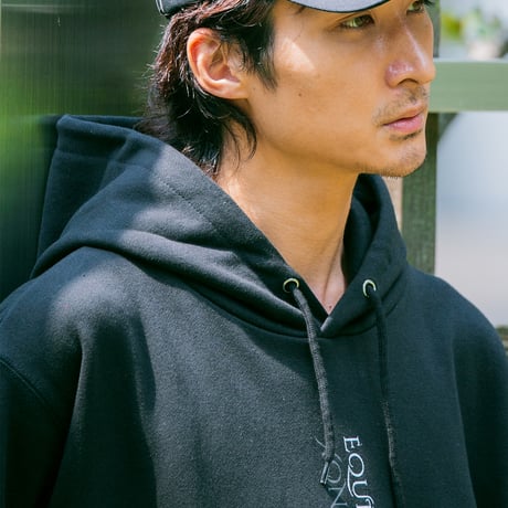イクイノックス引退記念グラフィカルパーカー（黒/Black）