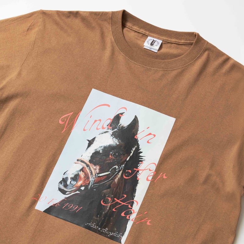 ウインドインハーヘア グラフィカルロングスリーブTシャツ（ベージュ