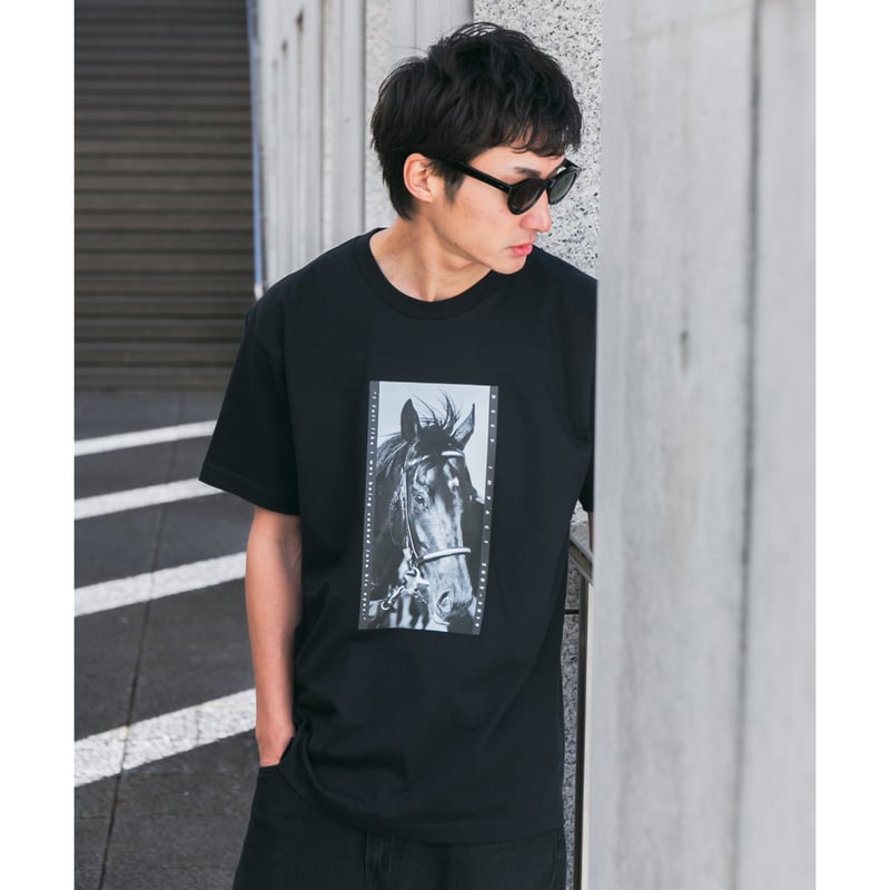 ディープインパクト グラフィカルTシャツBパターン（黒/Black