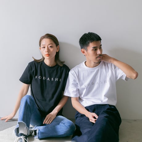 ソダシ引退記念グラフィカルTシャツ（Cパターン黒/Black）