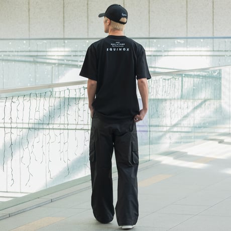 イクイノックス顕彰馬選定記念 グラフィカルTシャツAパターン（黒/Black）