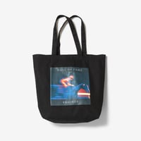 イクイノックス顕彰馬選定記念 グラフィカルトートLサイズ（黒/Black）