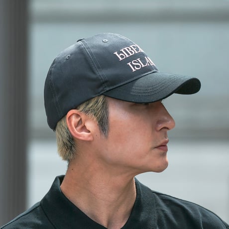 リバティアイランド メモリアルグッズ グラフィカルCAP（チャコールグレー/Charcoal gray）