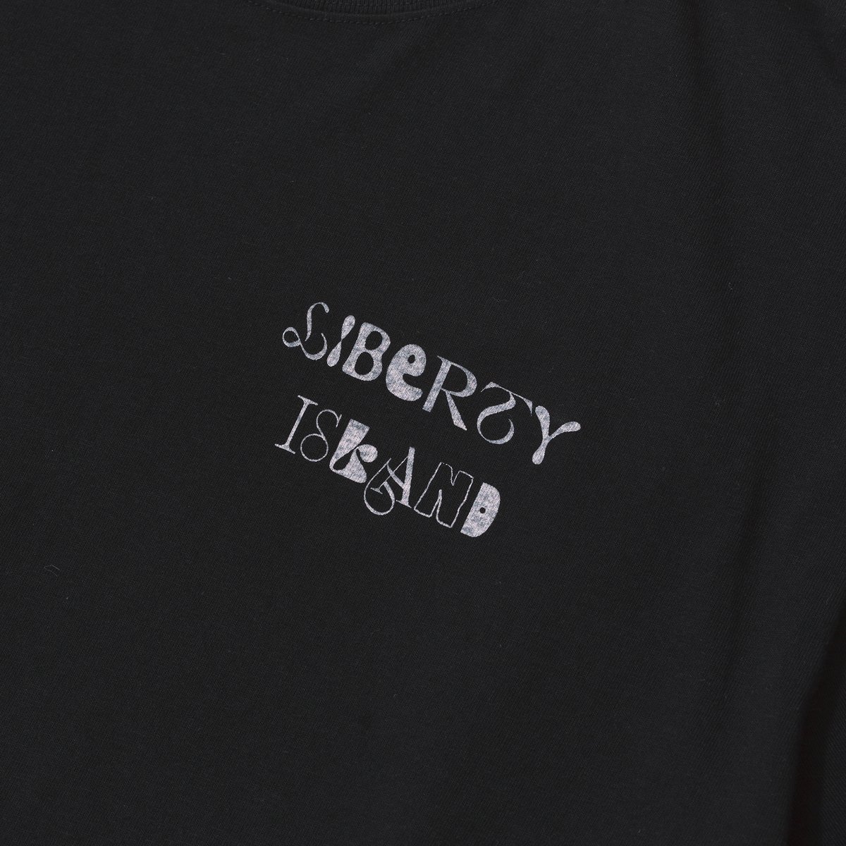 リバティアイランド メモリアルグッズ グラフィカルTシャツBパターン