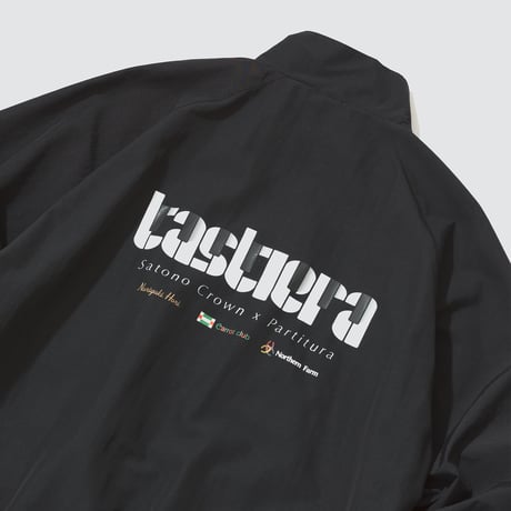 タスティエーラ引退記念 グラフィカルブルゾン（黒/Black）