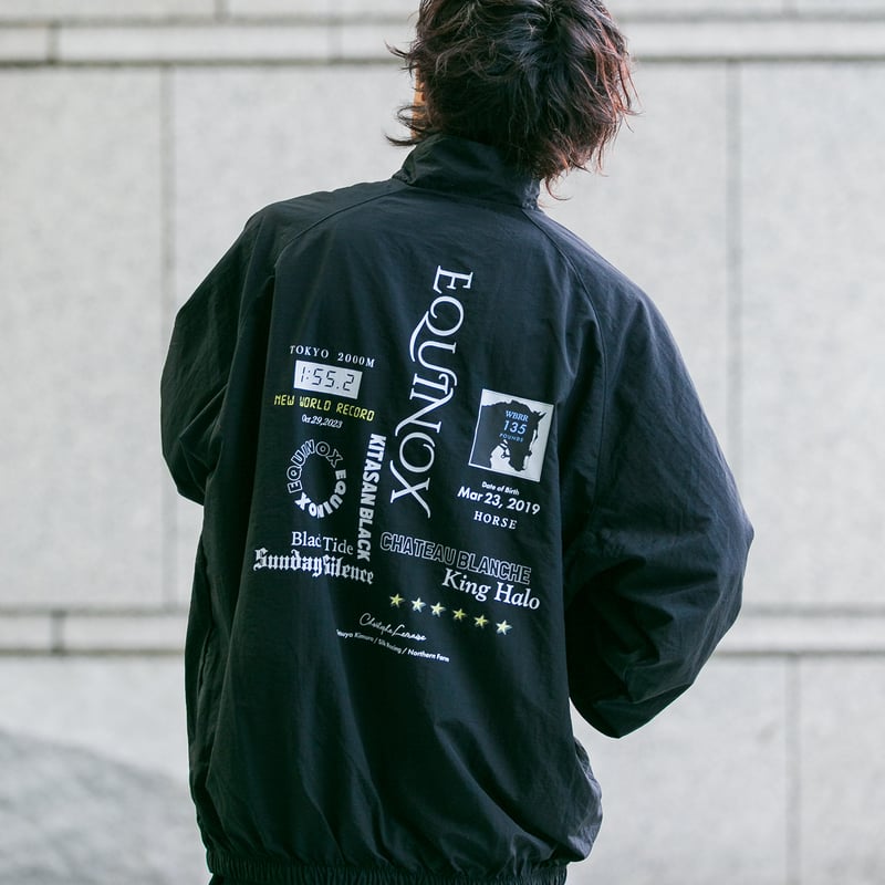 イクイノックス引退記念グラフィカルブルゾン（黒/Black） | HORSEGOODSnet