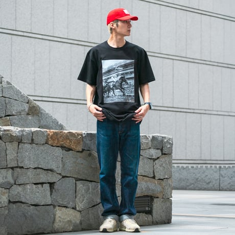 タスティエーラ引退記念 グラフィカルTシャツCパターン（黒/Black）