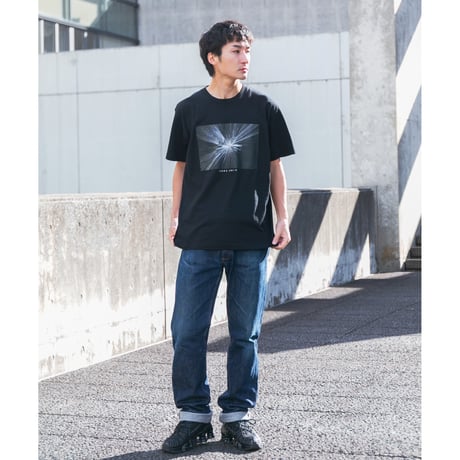 ディープインパクト グラフィカルTシャツCパターン（黒/Black）