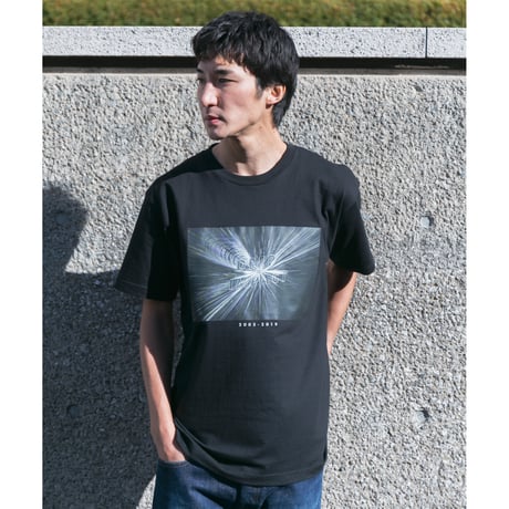 ディープインパクト グラフィカルTシャツCパターン（黒/Black）