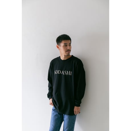 ソダシ引退記念グラフィカルロングスリーブTシャツ（黒/Black）
