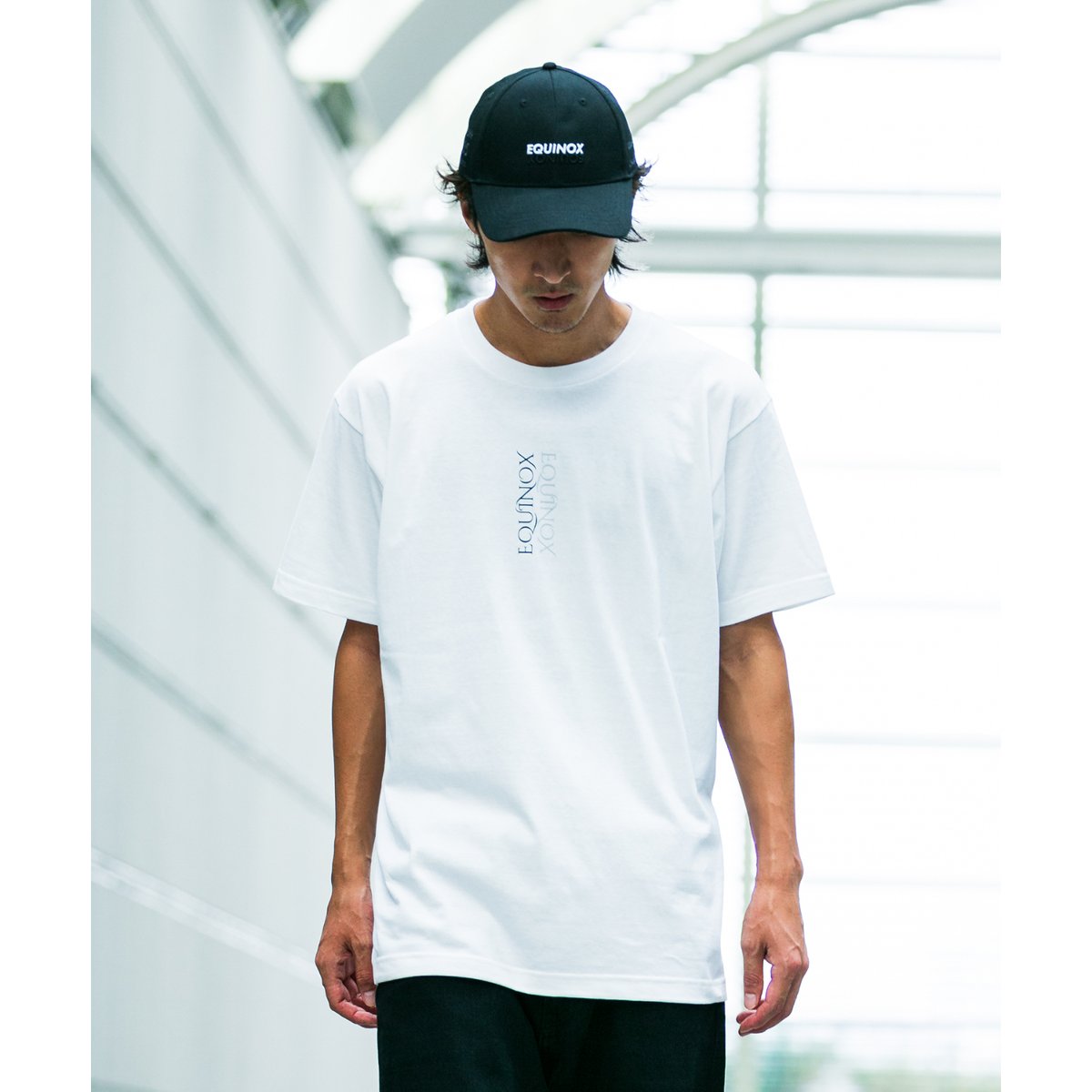 イクイノックス引退記念グラフィカルTシャツBパターン（白/White