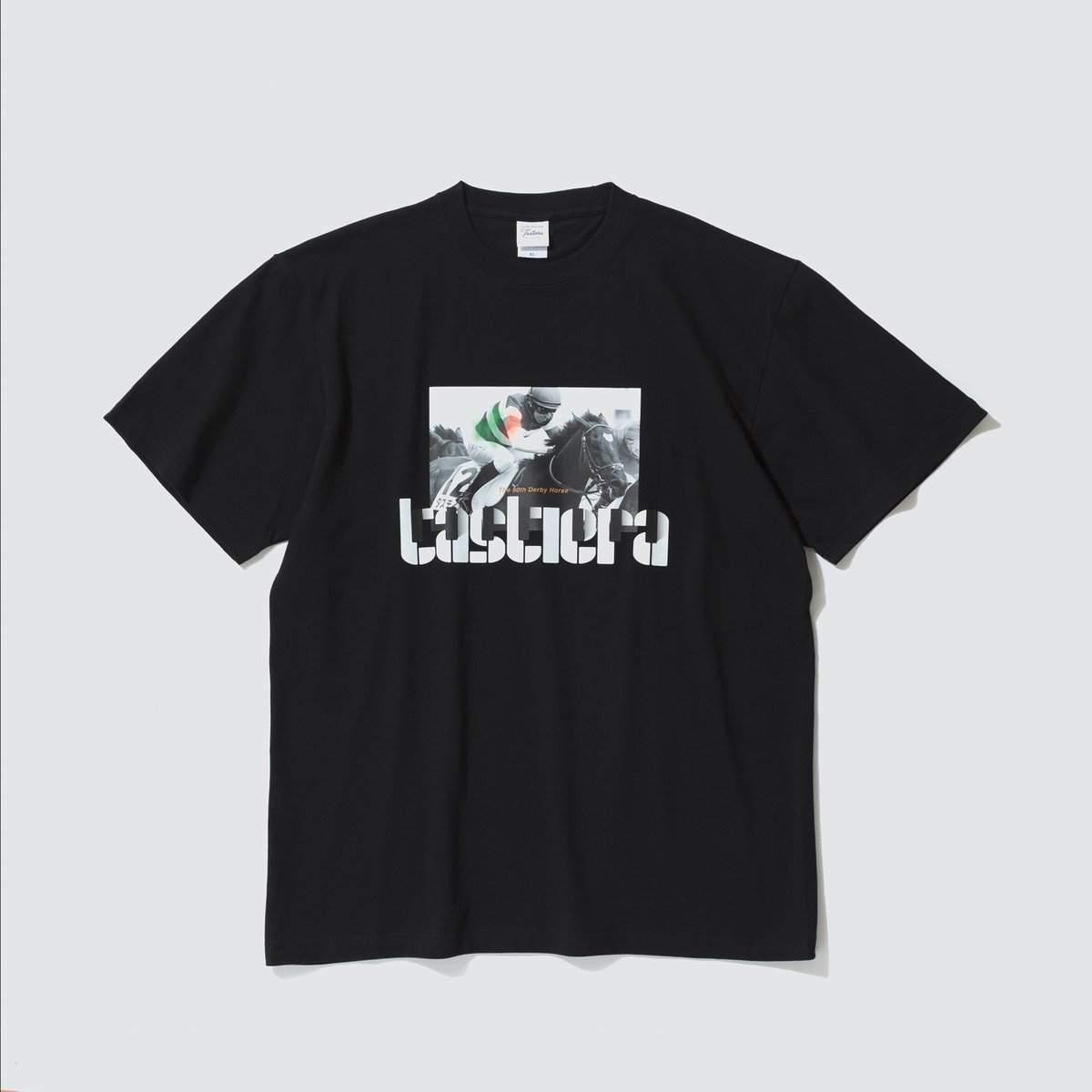 引退 タスティエーラ引退記念 グラフィカルTシャツAパターン（黒/Black