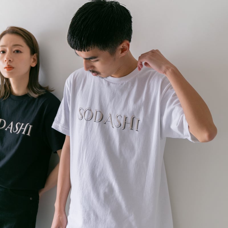 ソダシ引退記念グラフィカルTシャツ（Bパターン白/White） | HORSEGOODSnet