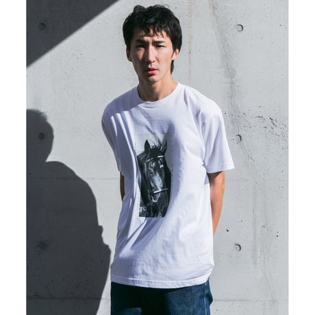 ディープインパクト グラフィカルTシャツBパターン（白/White）