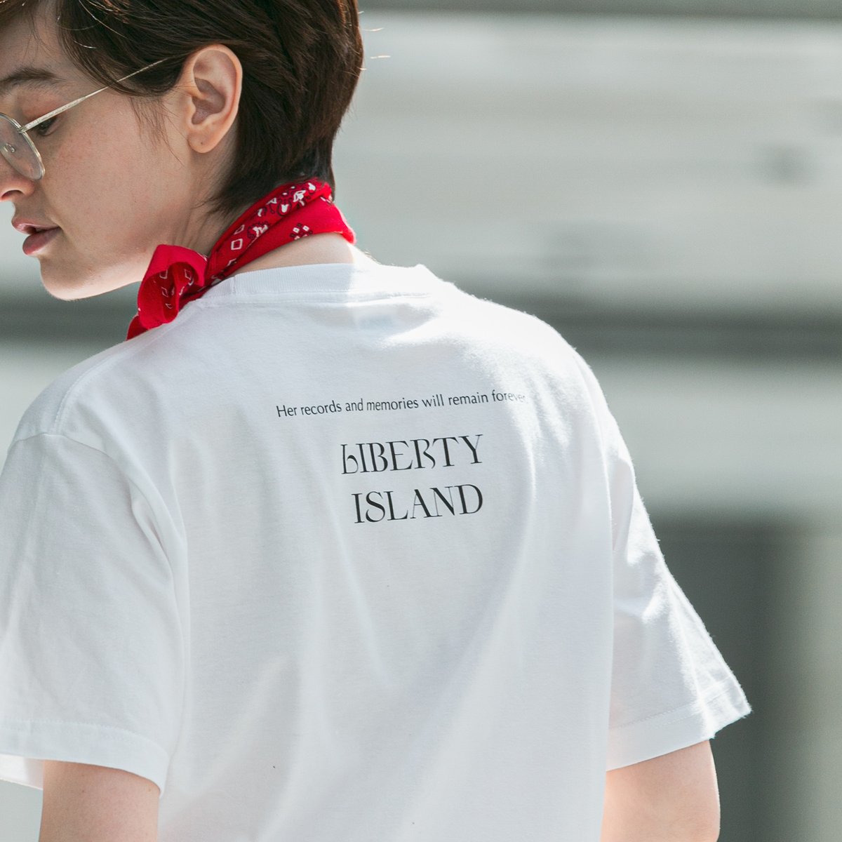 リバティアイランド三冠記念TシャツLサイズ リバティアイランド メモリアルグッズ グラフィカルTシャツAパターン