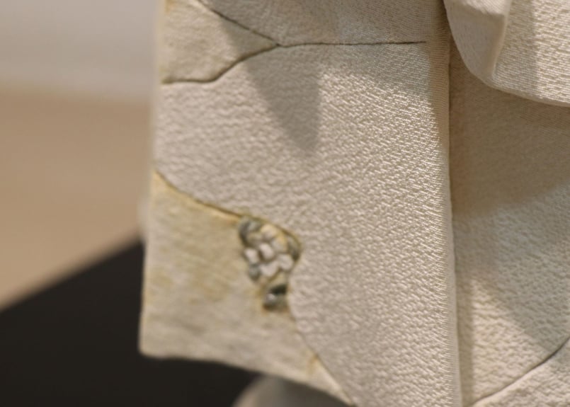 雪」 岩瀬なほみ 木彫布貼り 彩色 共箱 | 林人形工房 ネット