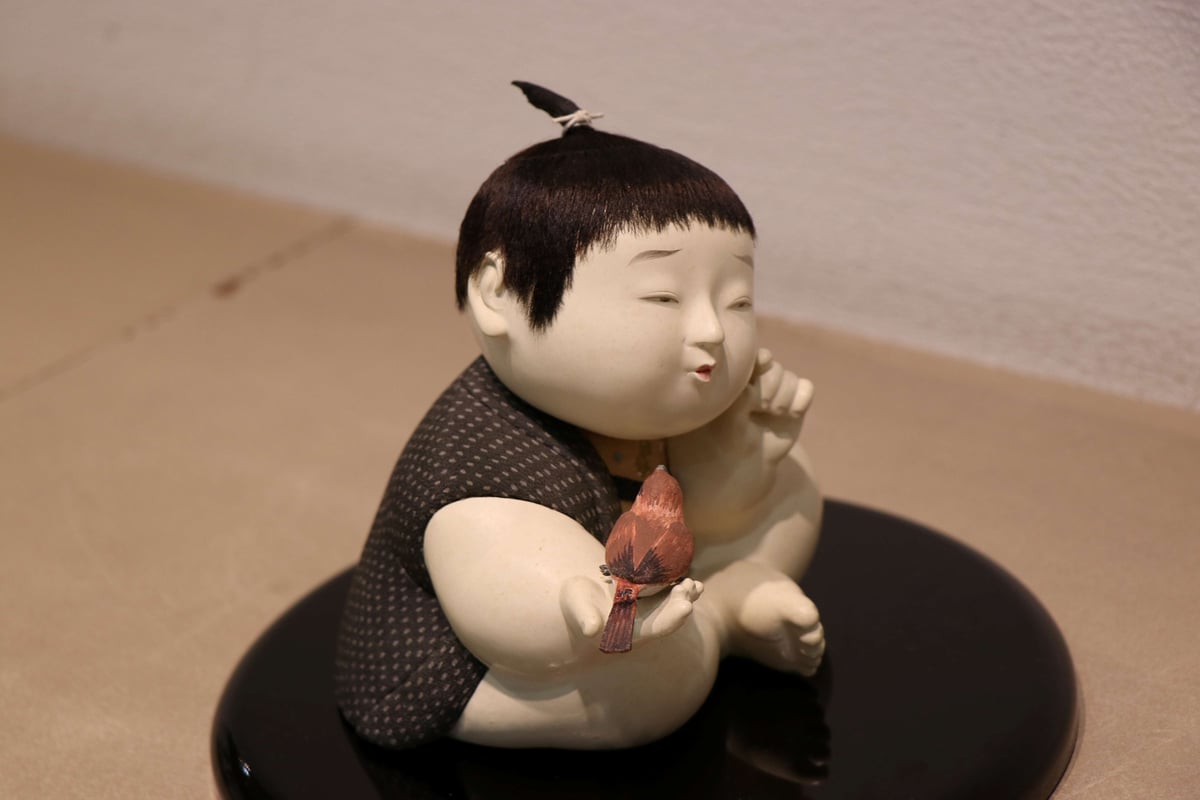 一茶と雀」 岡本玉水 共箱 | 林人形工房 ネットショップ|長野県 一茶と雀」 岡本玉水 共箱 | 林人形工房 ネットショップ|長野県