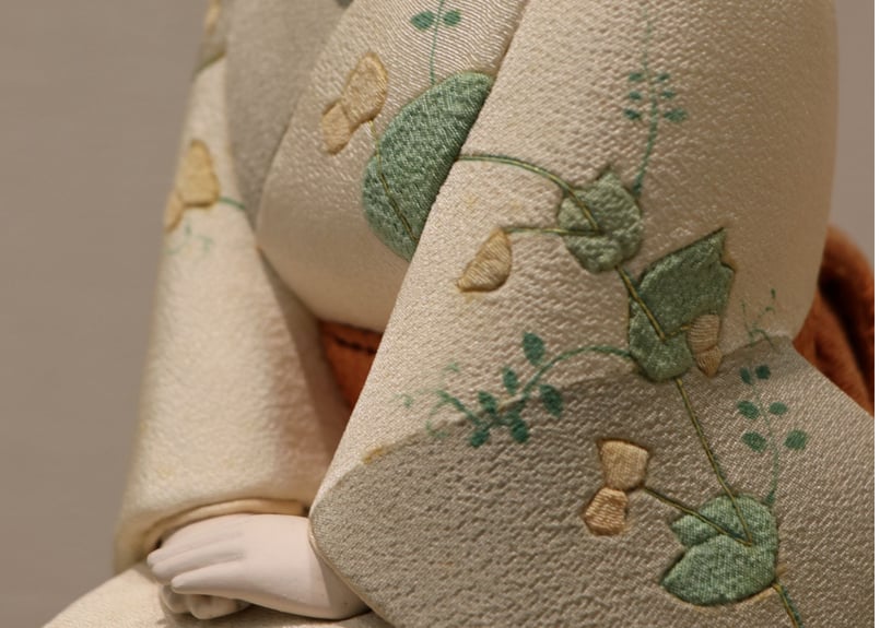 めばえ」 岩瀬なほみ 木彫布貼り 彩色 共箱 | 林人形工房 ネット