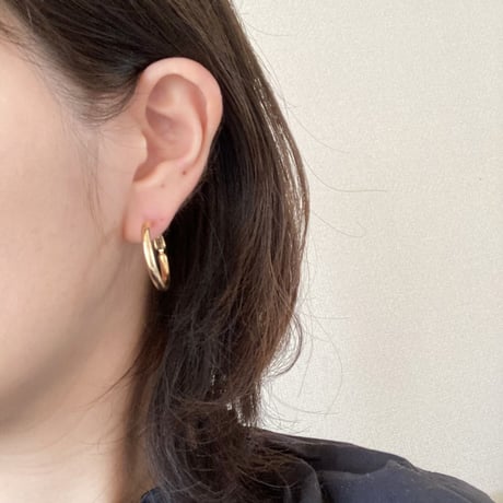 hoop  pearl pierce