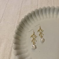 coral pearl pierce