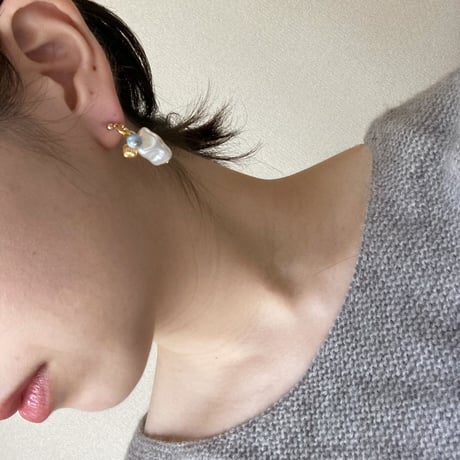 baroque pearl pierce