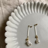 baroque pearl long  pierce