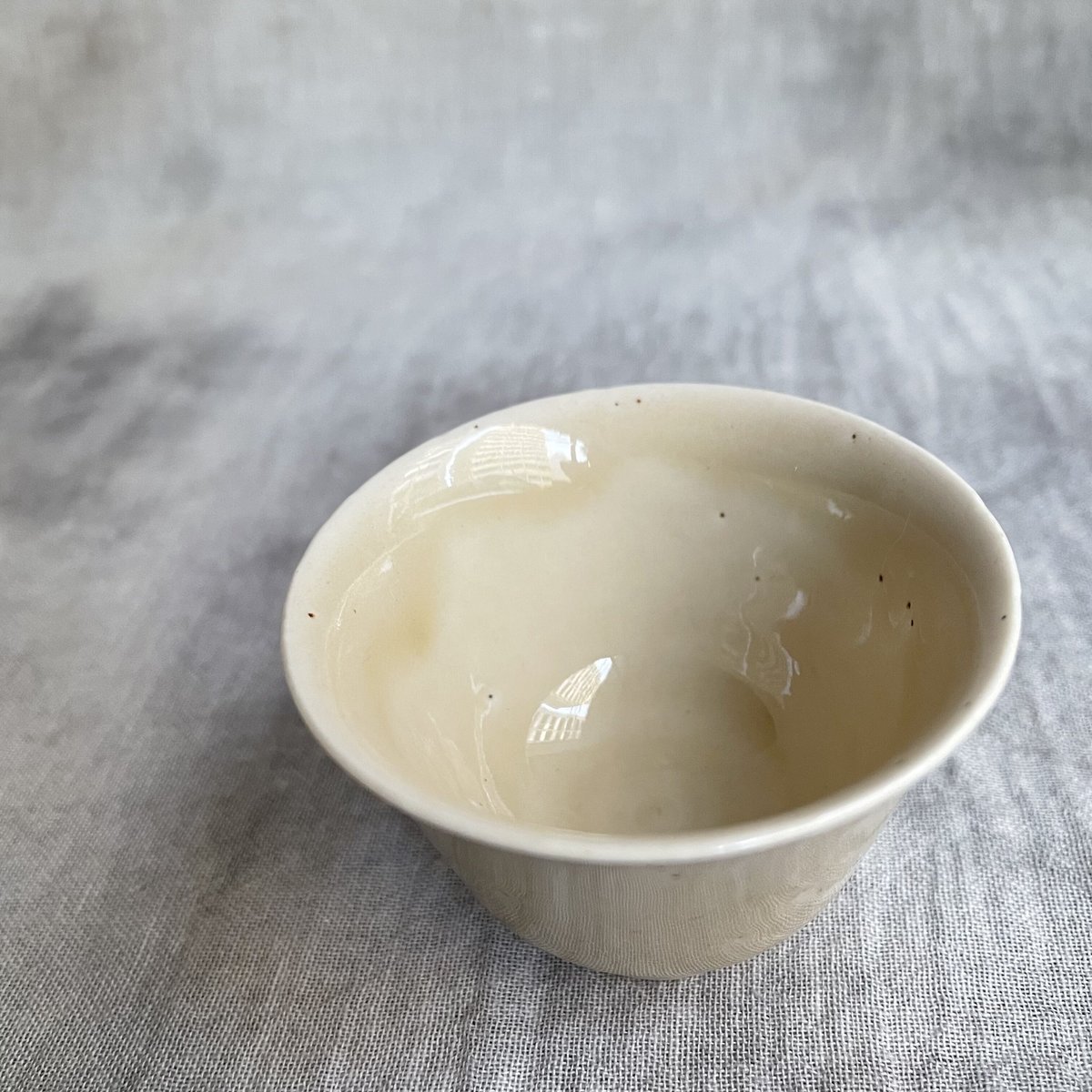 虫明焼 灰釉小盃(煎茶碗) | Antiques そらんじ 虫明焼 灰釉小盃(煎茶碗) | Antiques そらんじ