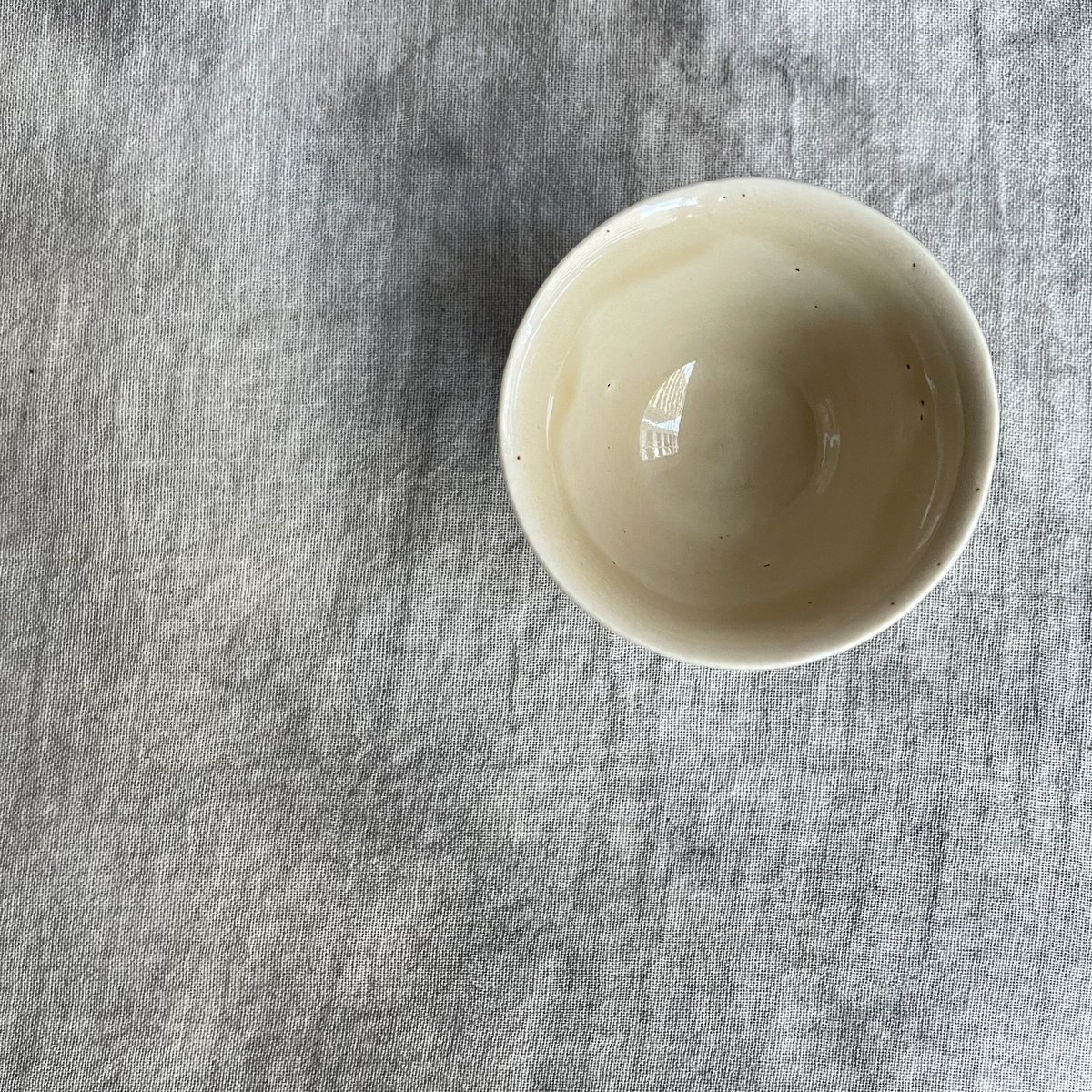 虫明焼 灰釉小盃(煎茶碗) | Antiques そらんじ 虫明焼 灰釉小盃(煎茶碗) | Antiques そらんじ