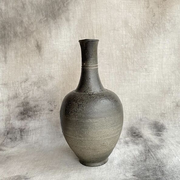 新羅土器　徳利　朝鮮美術　自然釉　酒器　花瓶　花入　古道具　Q1966 韓国人気作家 柳孝雄 作 新羅土器 徳利 酒器 花入れ 花生け