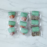 冷凍インド菓子【2種×6個】グラブジャムン6パック／デーツ＆ナッツバルフィ3パック
