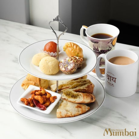 お好きなカレー2食＆ナン2袋 + おうちでアフタヌーンティーセット（AまたはB）