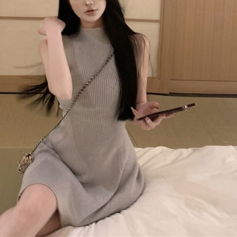 グレーノースリーブスリムワンピ 0657 | Dolly