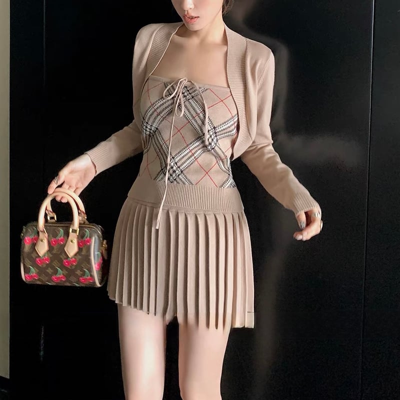 ベージュチェックオフショルトップス＋カーディガン 1236 | Dolly