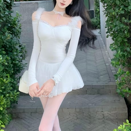 フェザリーオフショルファートップス　1271