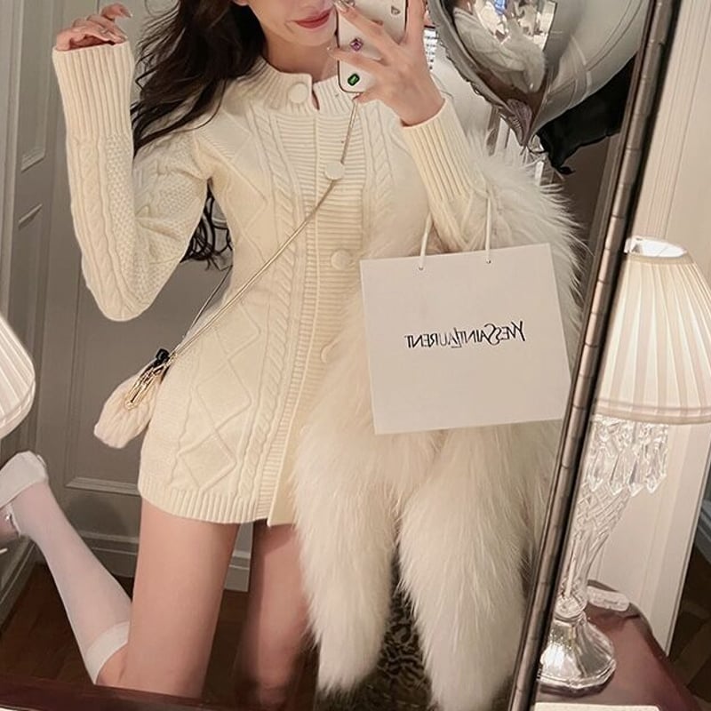 【プップ さま】antique doll ❀ 白いニットワンピースのミニョネット プップ さま】antique doll ❀ 白いニットワンピースの