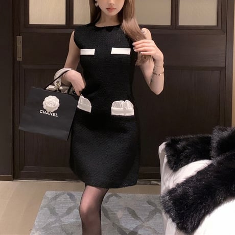 ブラックフレンチノースリーブワンピ　0977
