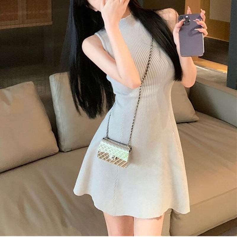 グレーノースリーブスリムワンピ 0657 | Dolly